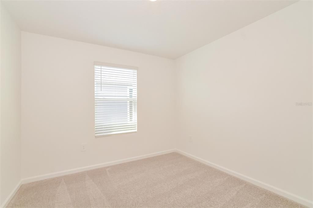 For Rent: $2,025 (5 beds, 2 baths, 2112 Square Feet)