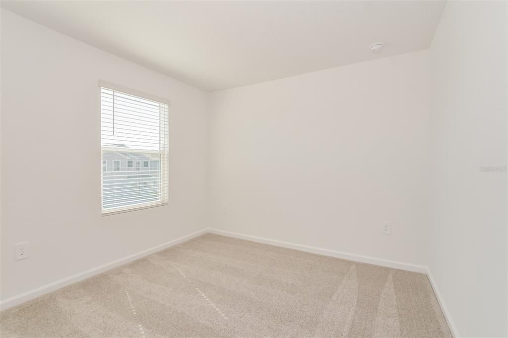 For Rent: $2,025 (5 beds, 2 baths, 2112 Square Feet)