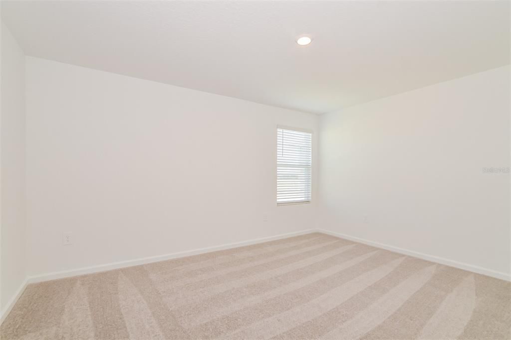 For Rent: $2,025 (5 beds, 2 baths, 2112 Square Feet)