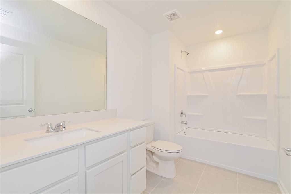 For Rent: $2,025 (5 beds, 2 baths, 2112 Square Feet)