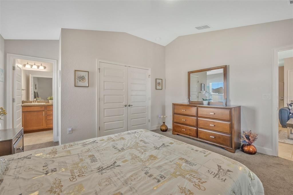 На продажу: $289,990 (3 спален, 2 ванн, 1369 Квадратных фут)