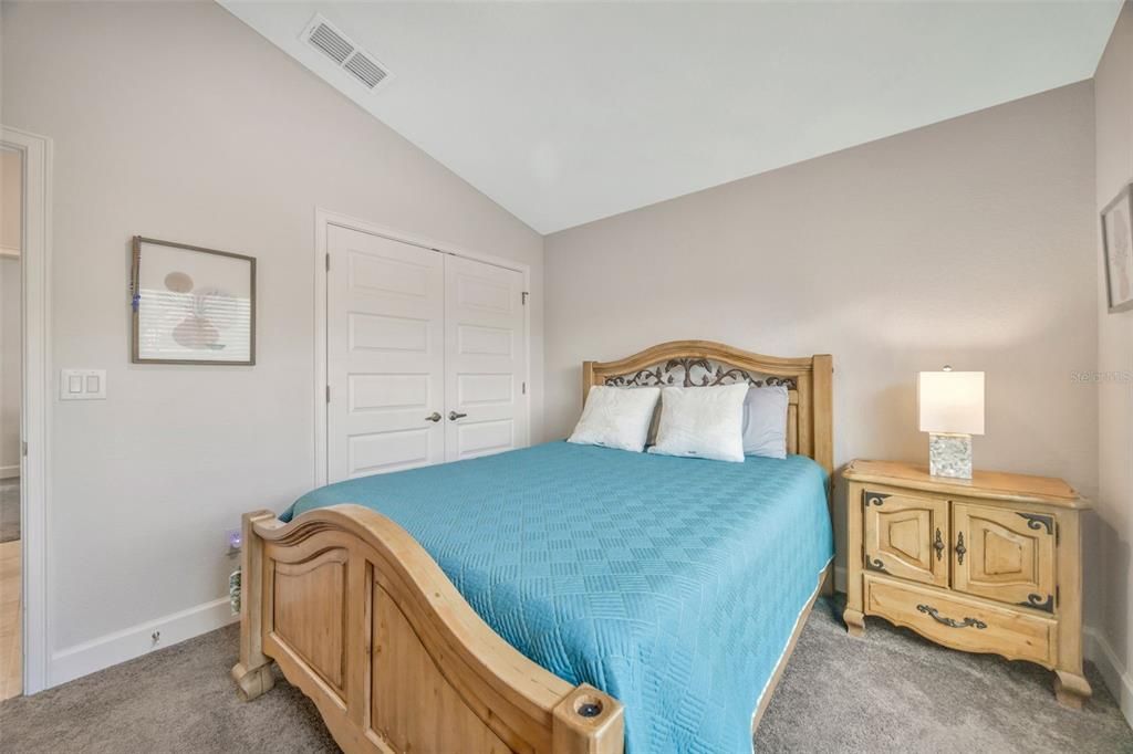 На продажу: $289,990 (3 спален, 2 ванн, 1369 Квадратных фут)