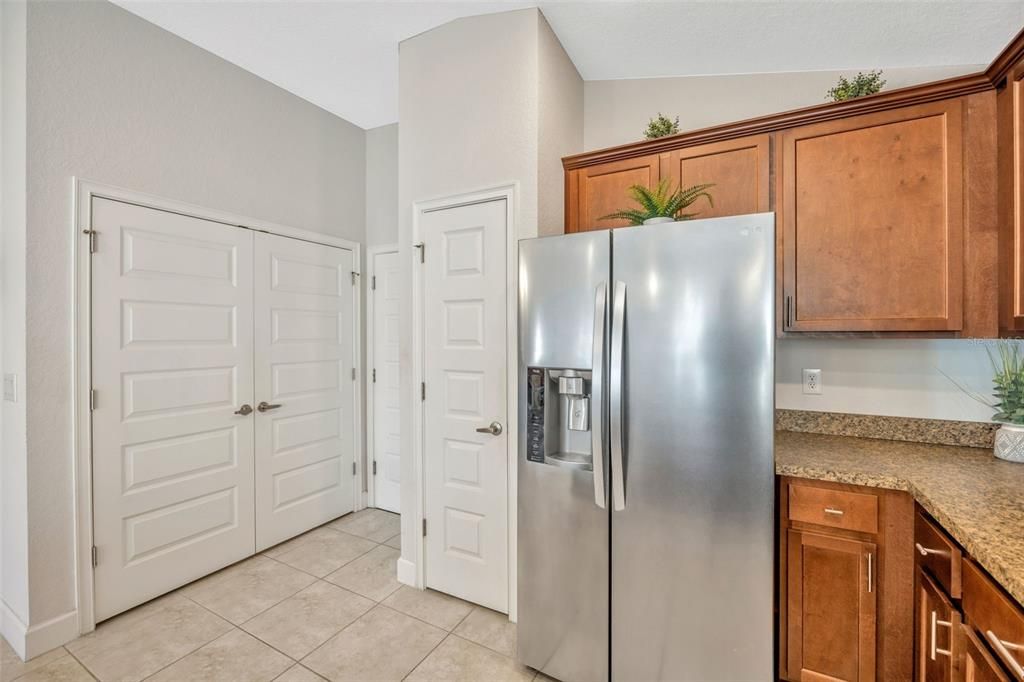 На продажу: $289,990 (3 спален, 2 ванн, 1369 Квадратных фут)