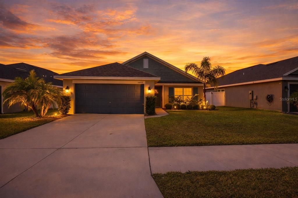 На продажу: $289,990 (3 спален, 2 ванн, 1369 Квадратных фут)