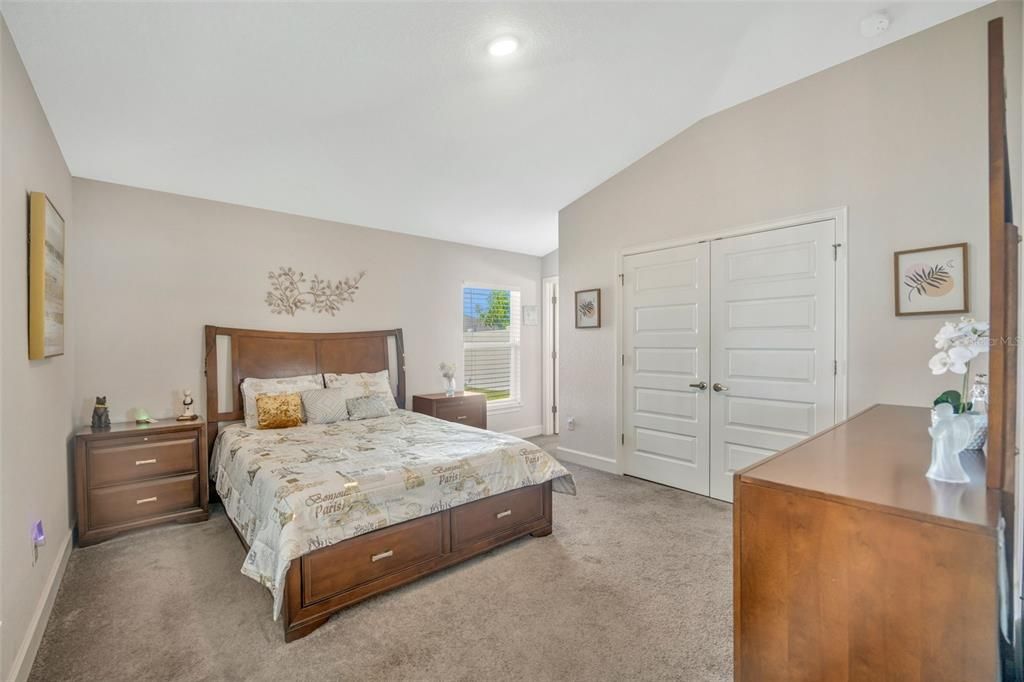 На продажу: $289,990 (3 спален, 2 ванн, 1369 Квадратных фут)