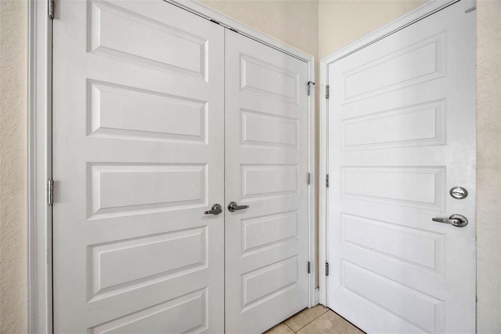 На продажу: $289,990 (3 спален, 2 ванн, 1369 Квадратных фут)