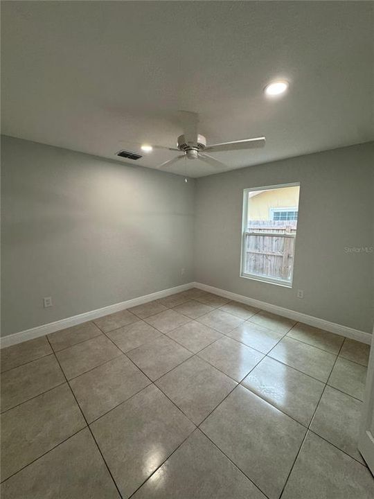 For Rent: $2,000 (2 beds, 1 baths, 700 Square Feet)