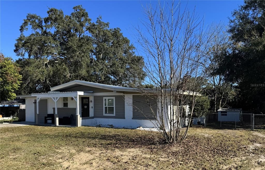 For Sale: $275,000 (3 beds, 3 baths, 1415 Square Feet)