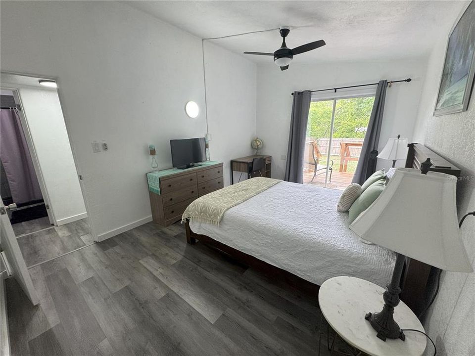 For Sale: $275,000 (3 beds, 3 baths, 1415 Square Feet)