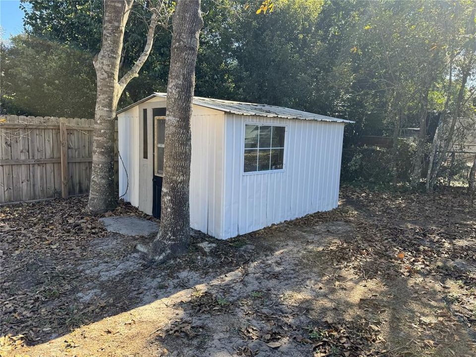 For Sale: $275,000 (3 beds, 3 baths, 1415 Square Feet)