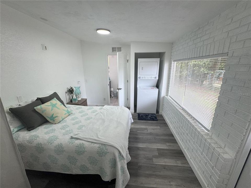 For Sale: $275,000 (3 beds, 3 baths, 1415 Square Feet)