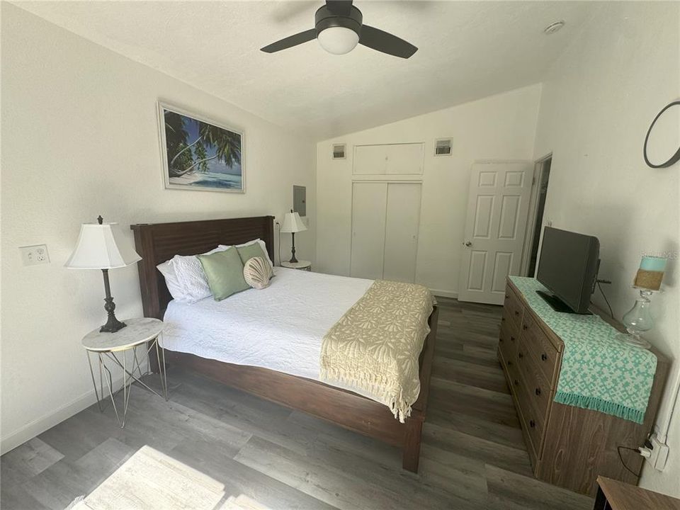 For Sale: $275,000 (3 beds, 3 baths, 1415 Square Feet)