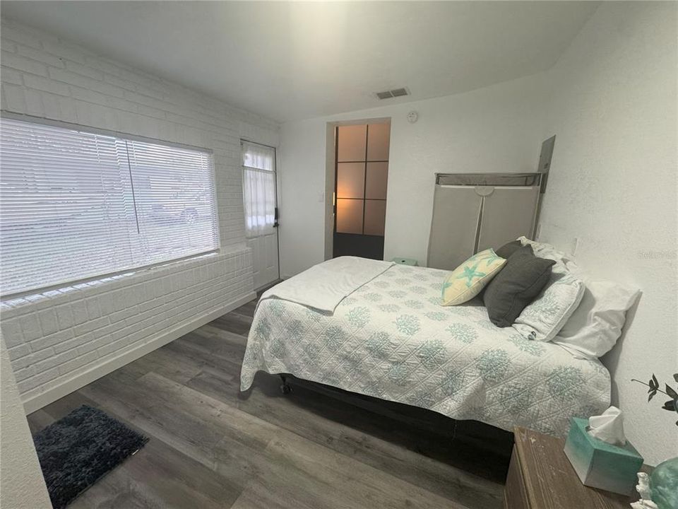 For Sale: $275,000 (3 beds, 3 baths, 1415 Square Feet)