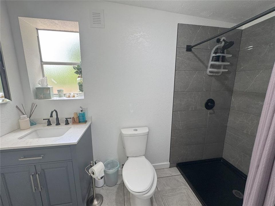 For Sale: $275,000 (3 beds, 3 baths, 1415 Square Feet)