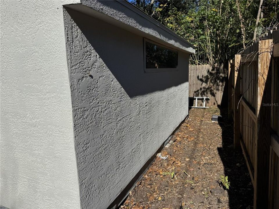 For Sale: $275,000 (3 beds, 3 baths, 1415 Square Feet)