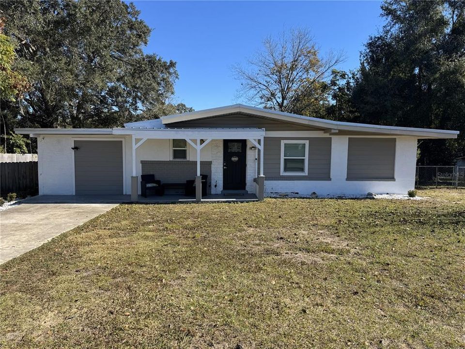 For Sale: $275,000 (3 beds, 3 baths, 1415 Square Feet)