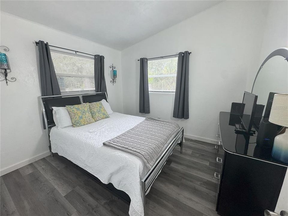 For Sale: $275,000 (3 beds, 3 baths, 1415 Square Feet)