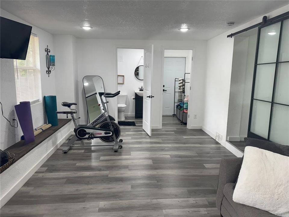 For Sale: $275,000 (3 beds, 3 baths, 1415 Square Feet)