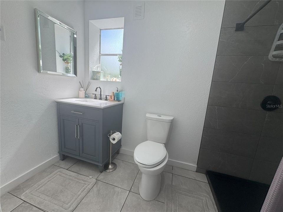 For Sale: $275,000 (3 beds, 3 baths, 1415 Square Feet)