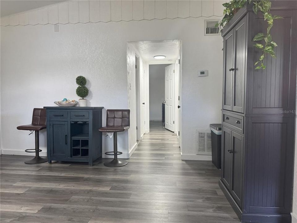 For Sale: $275,000 (3 beds, 3 baths, 1415 Square Feet)