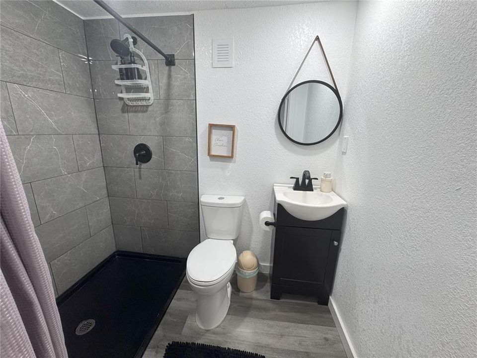 For Sale: $275,000 (3 beds, 3 baths, 1415 Square Feet)