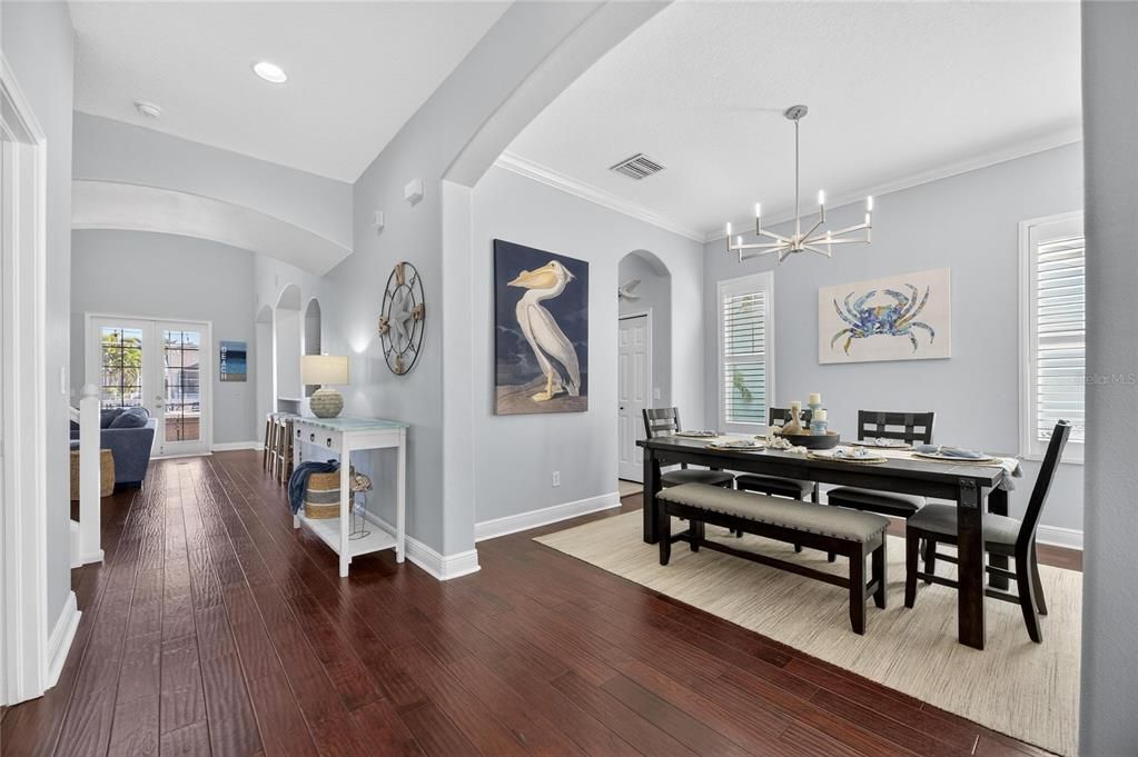 En Venta: $955,000 (4 camas, 2 baños, 2620 Pies cuadrados)