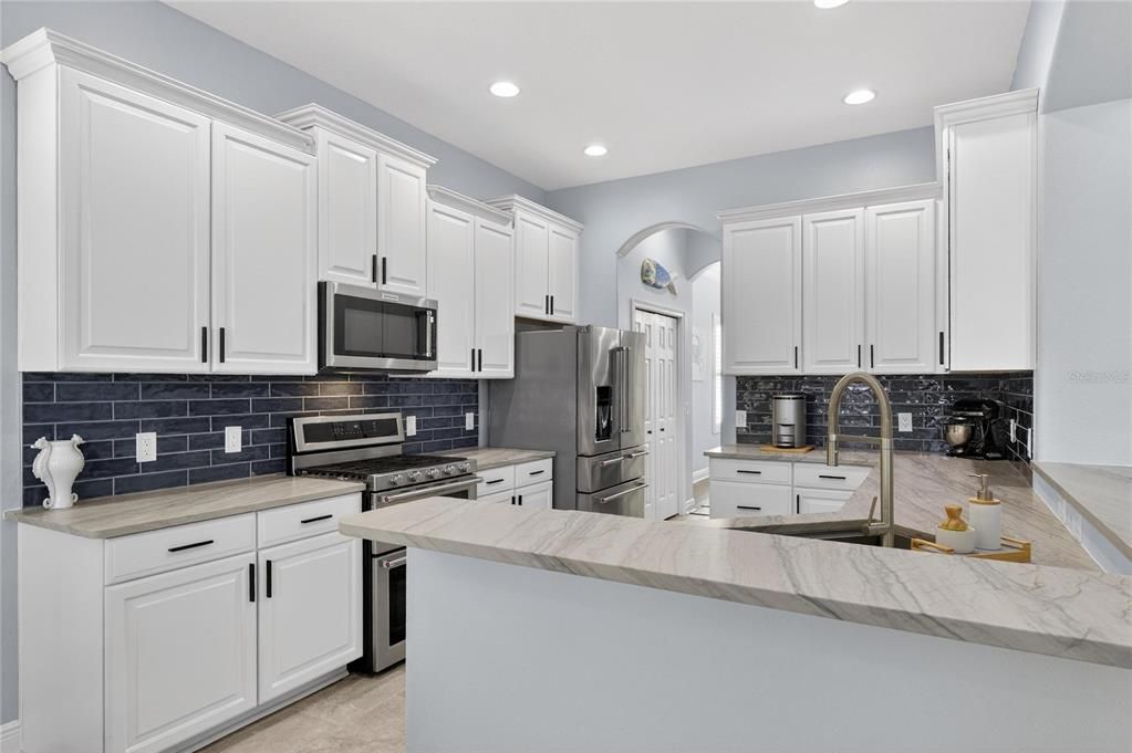 En Venta: $955,000 (4 camas, 2 baños, 2620 Pies cuadrados)