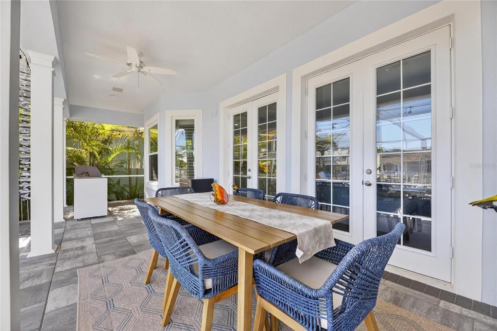 En Venta: $955,000 (4 camas, 2 baños, 2620 Pies cuadrados)