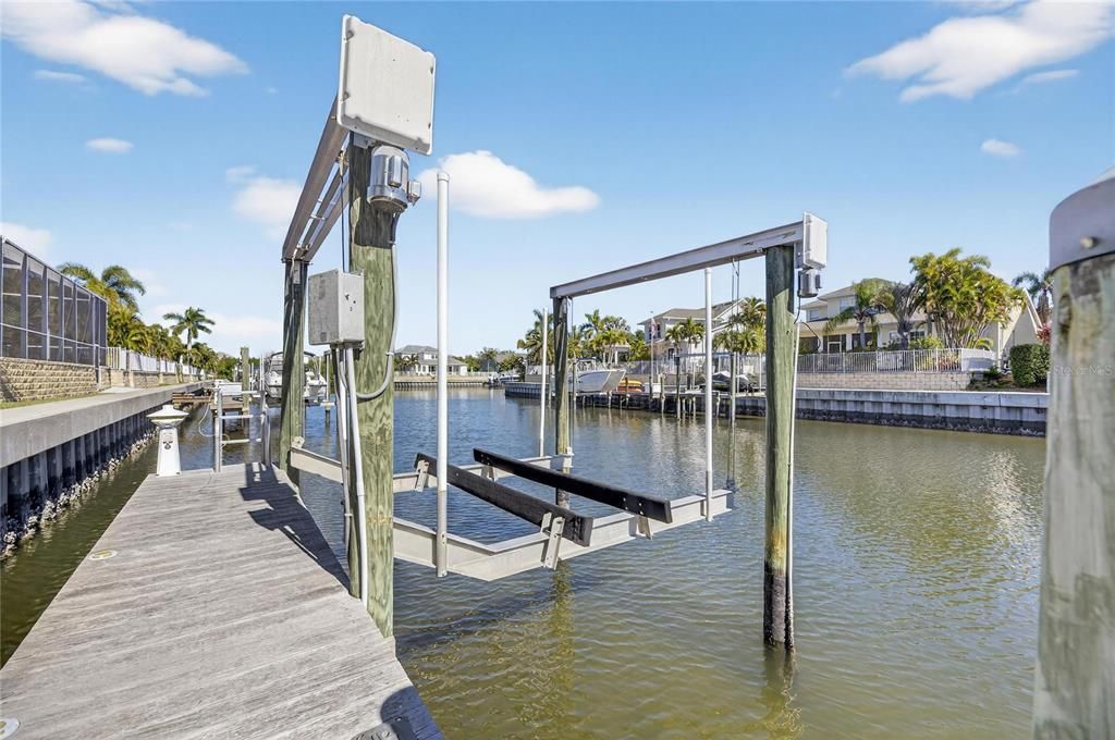 En Venta: $955,000 (4 camas, 2 baños, 2620 Pies cuadrados)