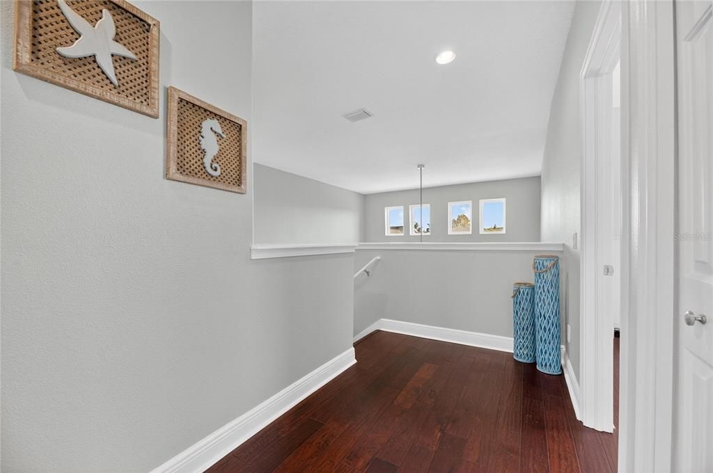 En Venta: $955,000 (4 camas, 2 baños, 2620 Pies cuadrados)