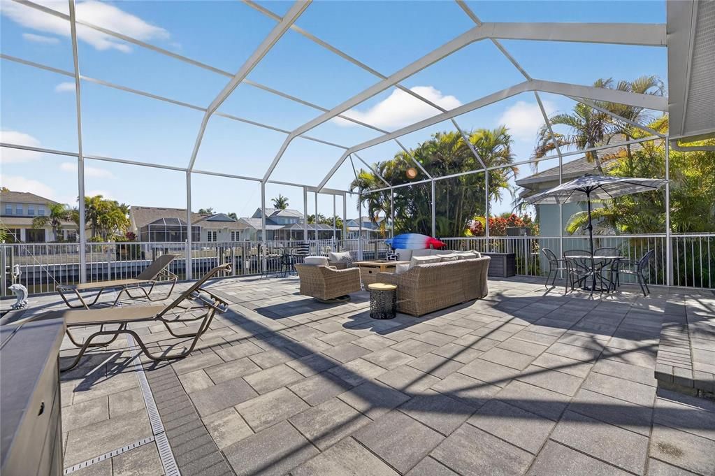 En Venta: $955,000 (4 camas, 2 baños, 2620 Pies cuadrados)