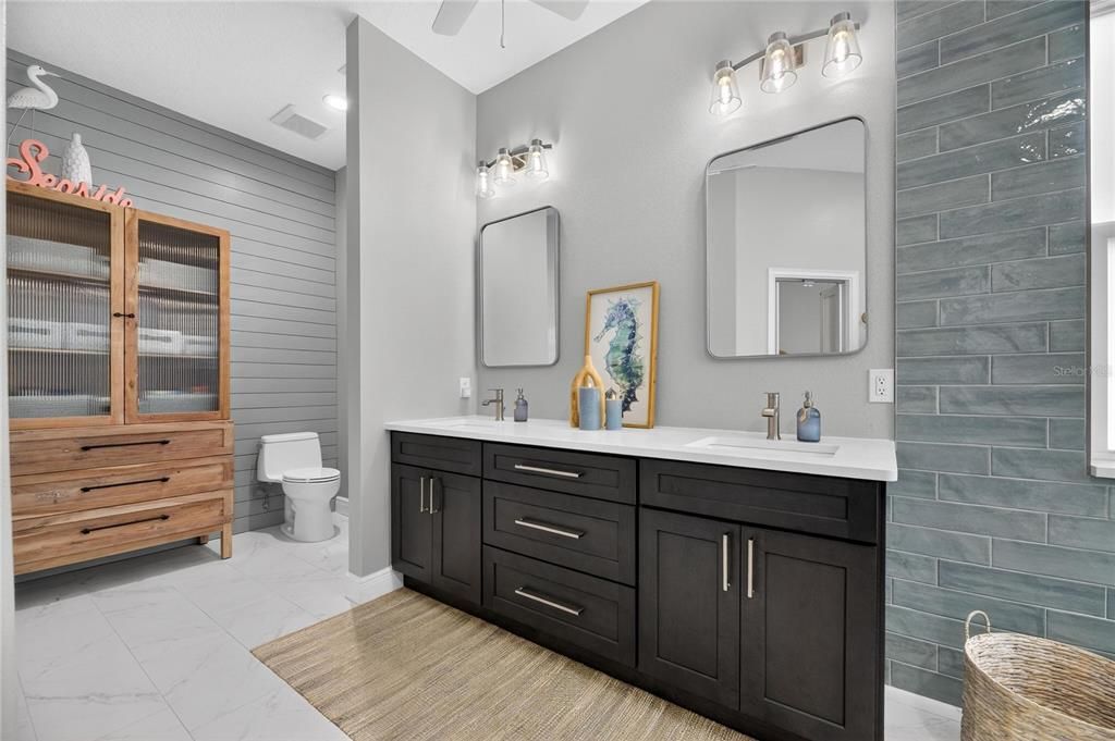 En Venta: $955,000 (4 camas, 2 baños, 2620 Pies cuadrados)