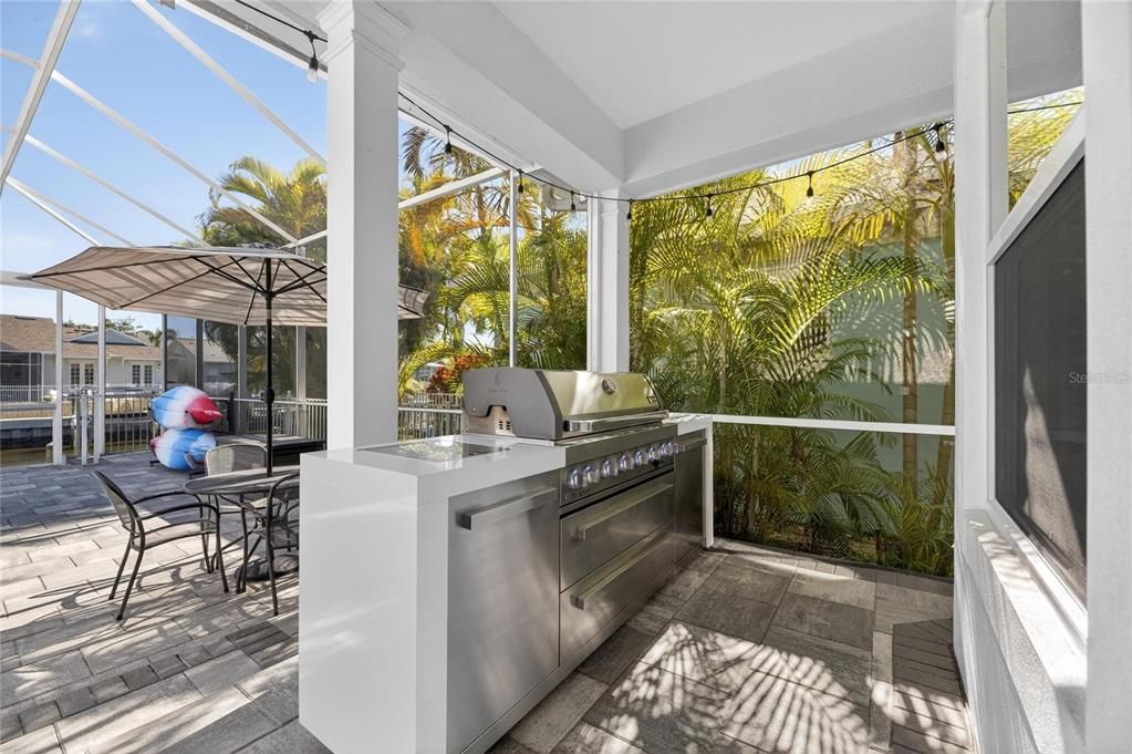 En Venta: $955,000 (4 camas, 2 baños, 2620 Pies cuadrados)