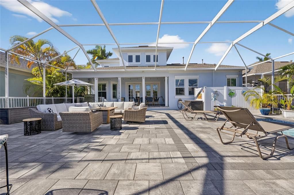 En Venta: $955,000 (4 camas, 2 baños, 2620 Pies cuadrados)