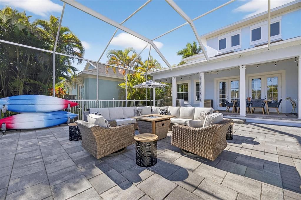 En Venta: $955,000 (4 camas, 2 baños, 2620 Pies cuadrados)