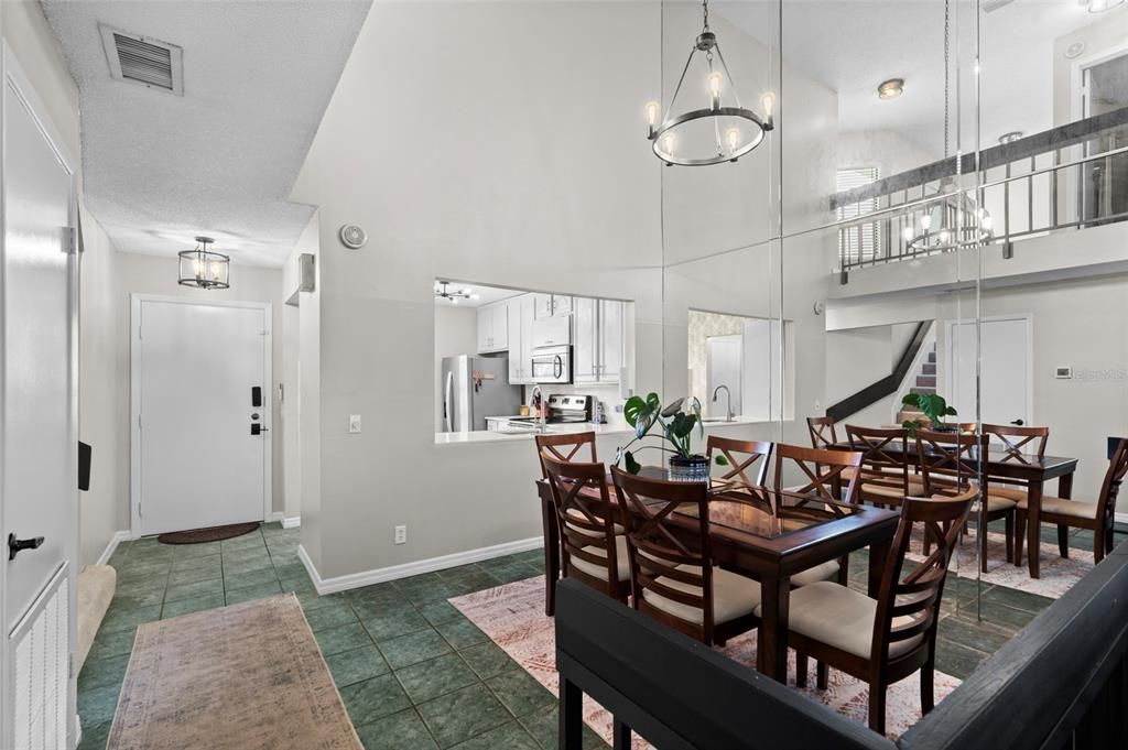 На продажу: $549,000 (2 спален, 3 ванн, 1650 Квадратных фут)