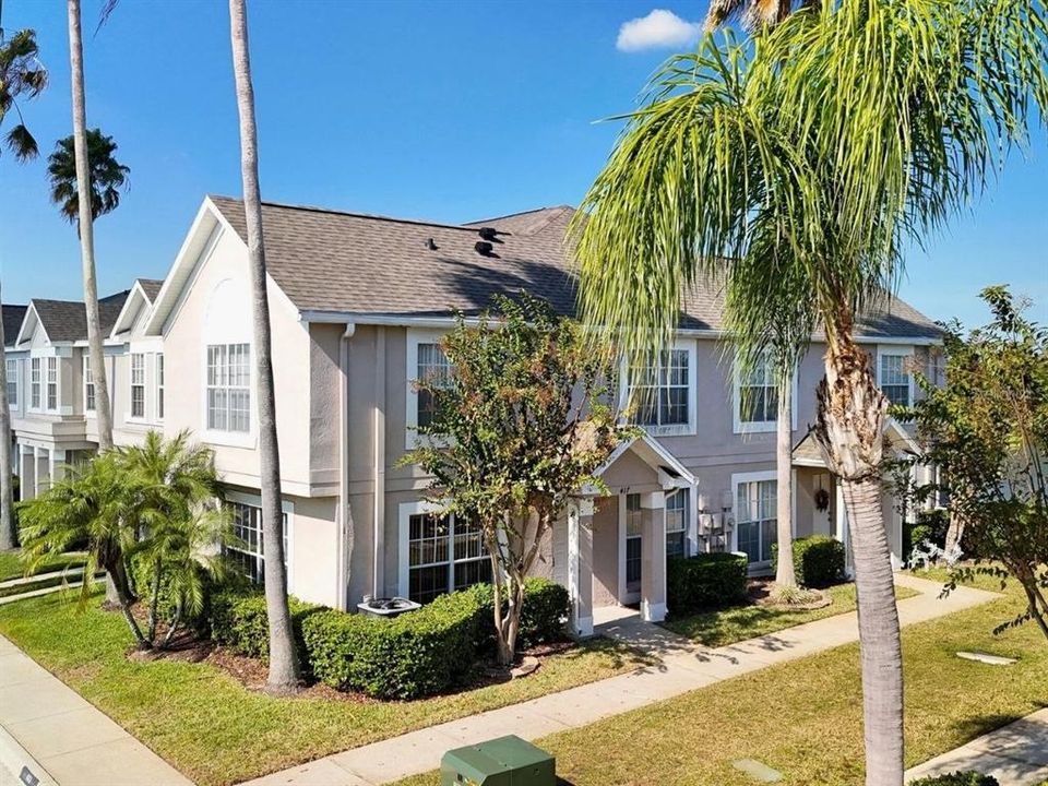 出租: $1,750 (2 贝兹, 1 浴室, 1159 平方英尺)