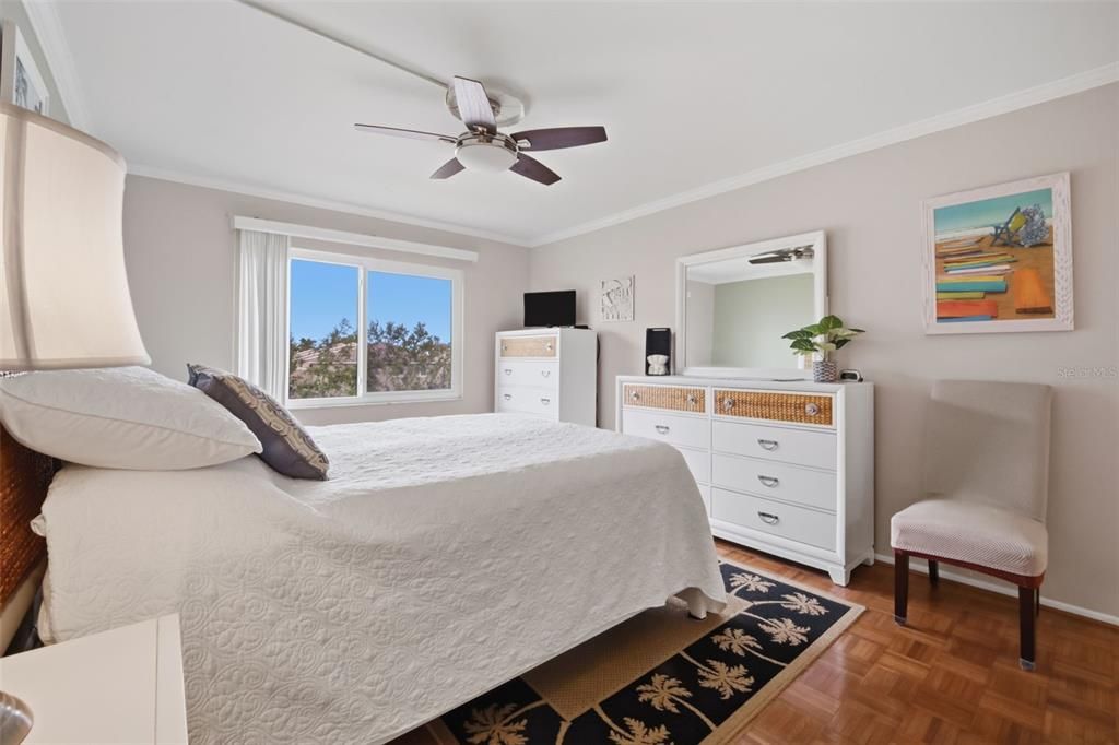 В аренду: $2,500 (2 спален, 1 ванн, 981 Квадратных фут)