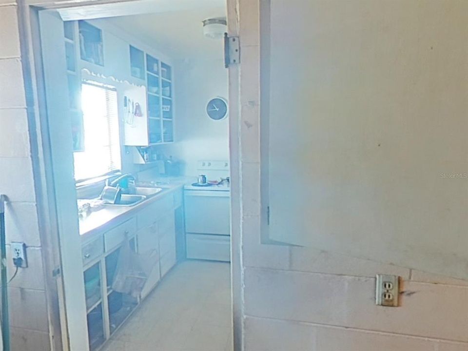 Под контрактом: $279,900 (4 спален, 2 ванн, 1665 Квадратных фут)