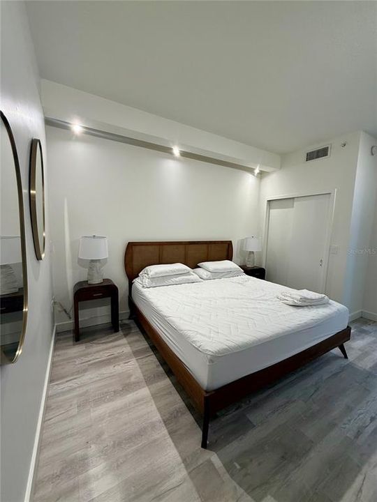 出租: $1,175 (1 贝兹, 1 浴室, 600 平方英尺)