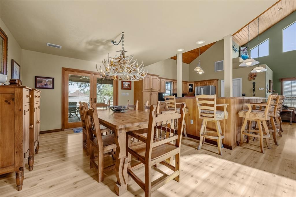 待售: $920,000 (3 贝兹, 2 浴室, 2136 平方英尺)