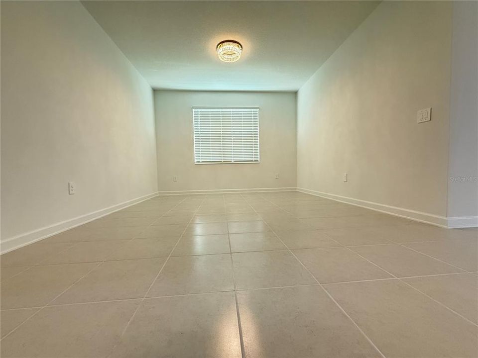 出租: $2,600 (4 贝兹, 3 浴室, 2599 平方英尺)