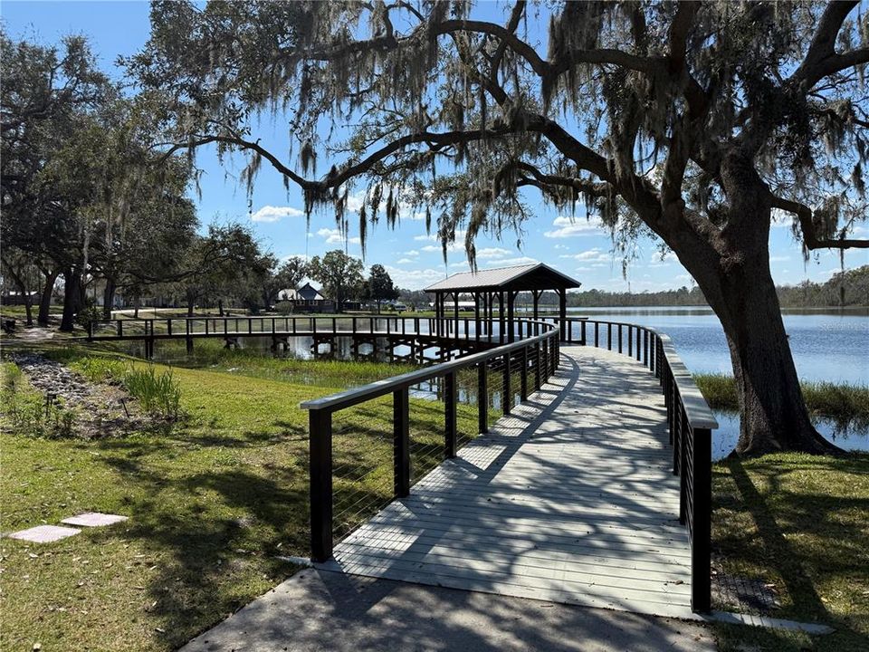 出租: $2,600 (4 贝兹, 3 浴室, 2599 平方英尺)