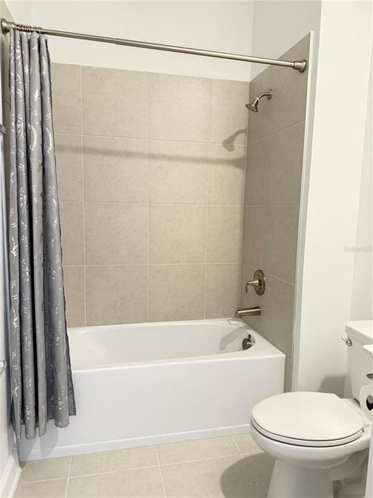 出租: $2,600 (4 贝兹, 3 浴室, 2599 平方英尺)