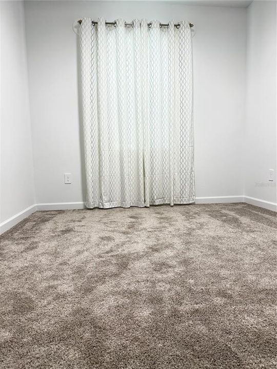 出租: $2,600 (4 贝兹, 3 浴室, 2599 平方英尺)