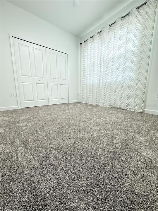 出租: $2,600 (4 贝兹, 3 浴室, 2599 平方英尺)