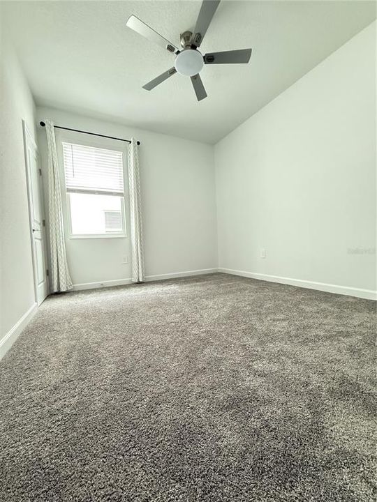 出租: $2,600 (4 贝兹, 3 浴室, 2599 平方英尺)