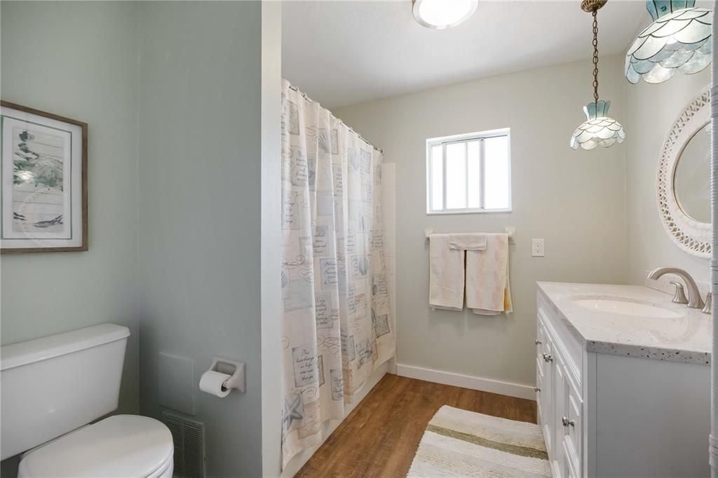 En Venta: $249,900 (2 camas, 2 baños, 1311 Pies cuadrados)