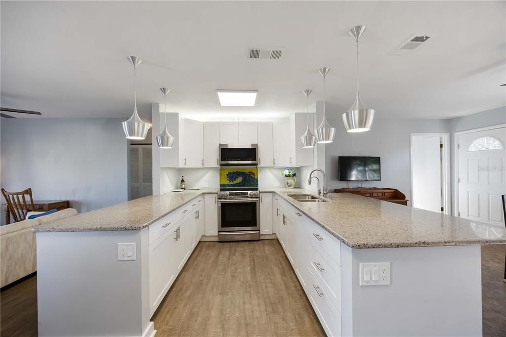 En Venta: $249,900 (2 camas, 2 baños, 1311 Pies cuadrados)