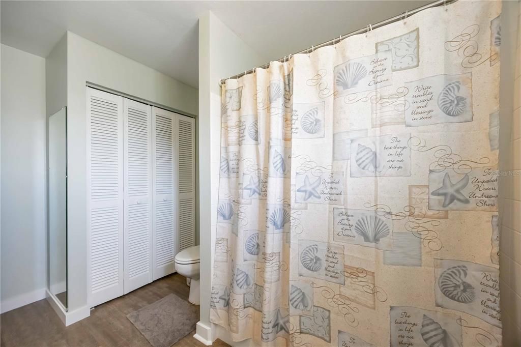 En Venta: $249,900 (2 camas, 2 baños, 1311 Pies cuadrados)